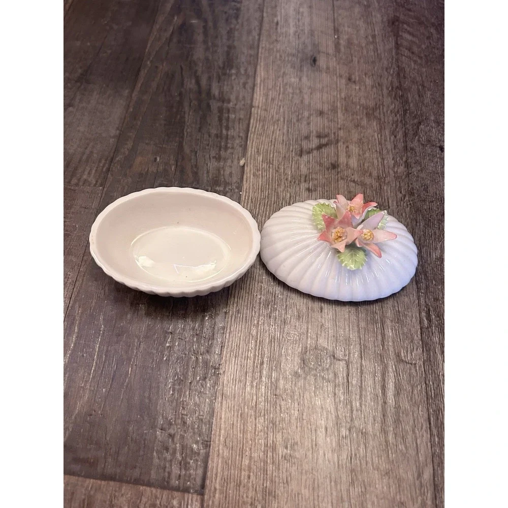 White Ribbed Ceramic Porcelain Lidded Trinket Box w/ Pink & Green Floral Lid